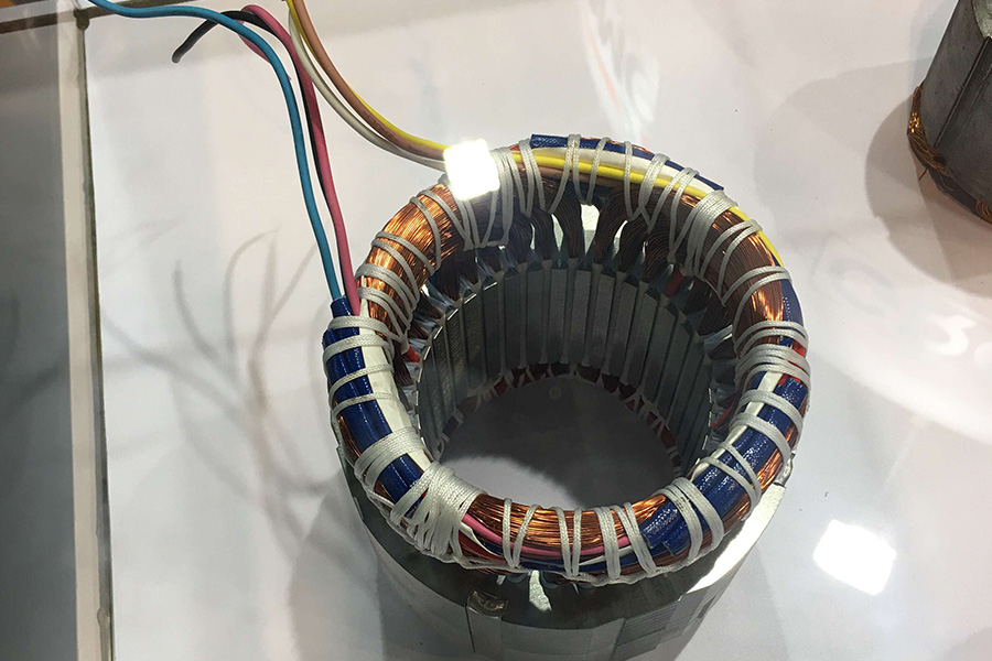 4_0002_ application du manchon de fibre de verre (3)