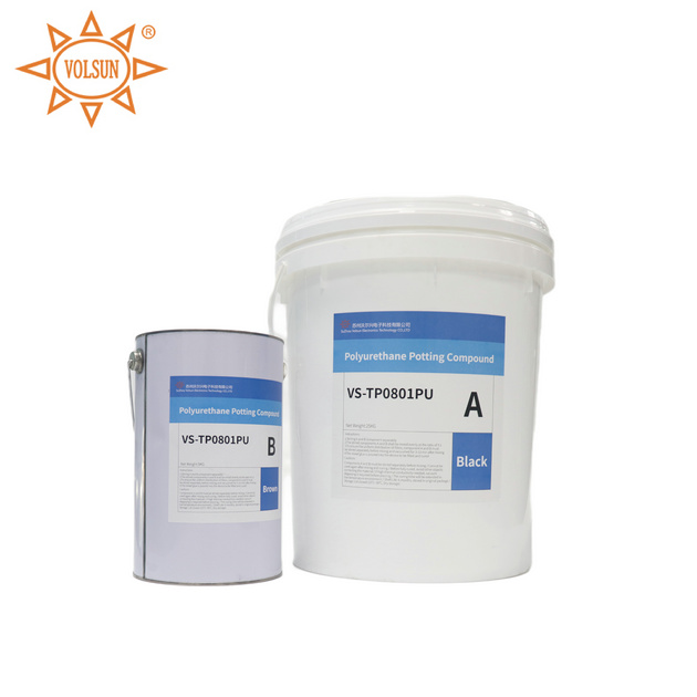 Compos&eacute; de rempotage en polyur&eacute;thane (12)